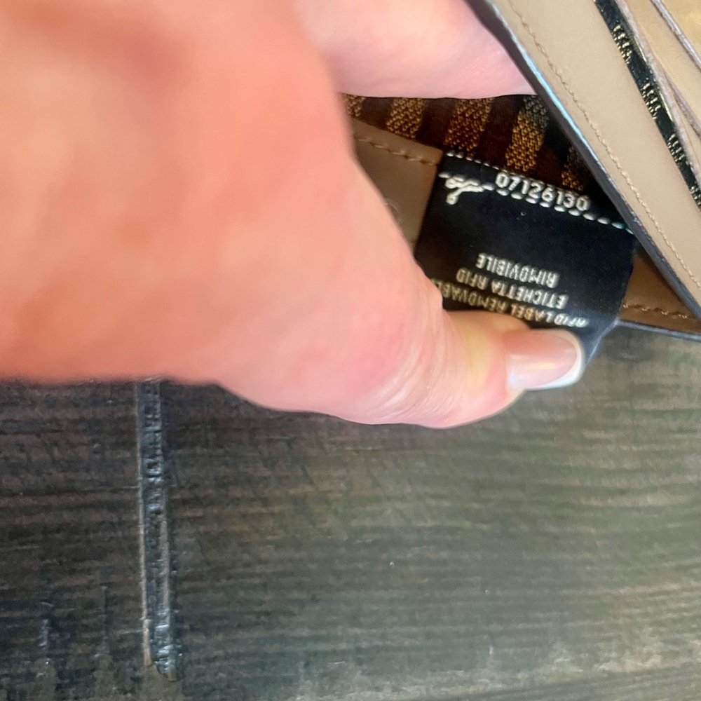 Fendi Roma Leather Compact Wallet - Picture 7 of 12